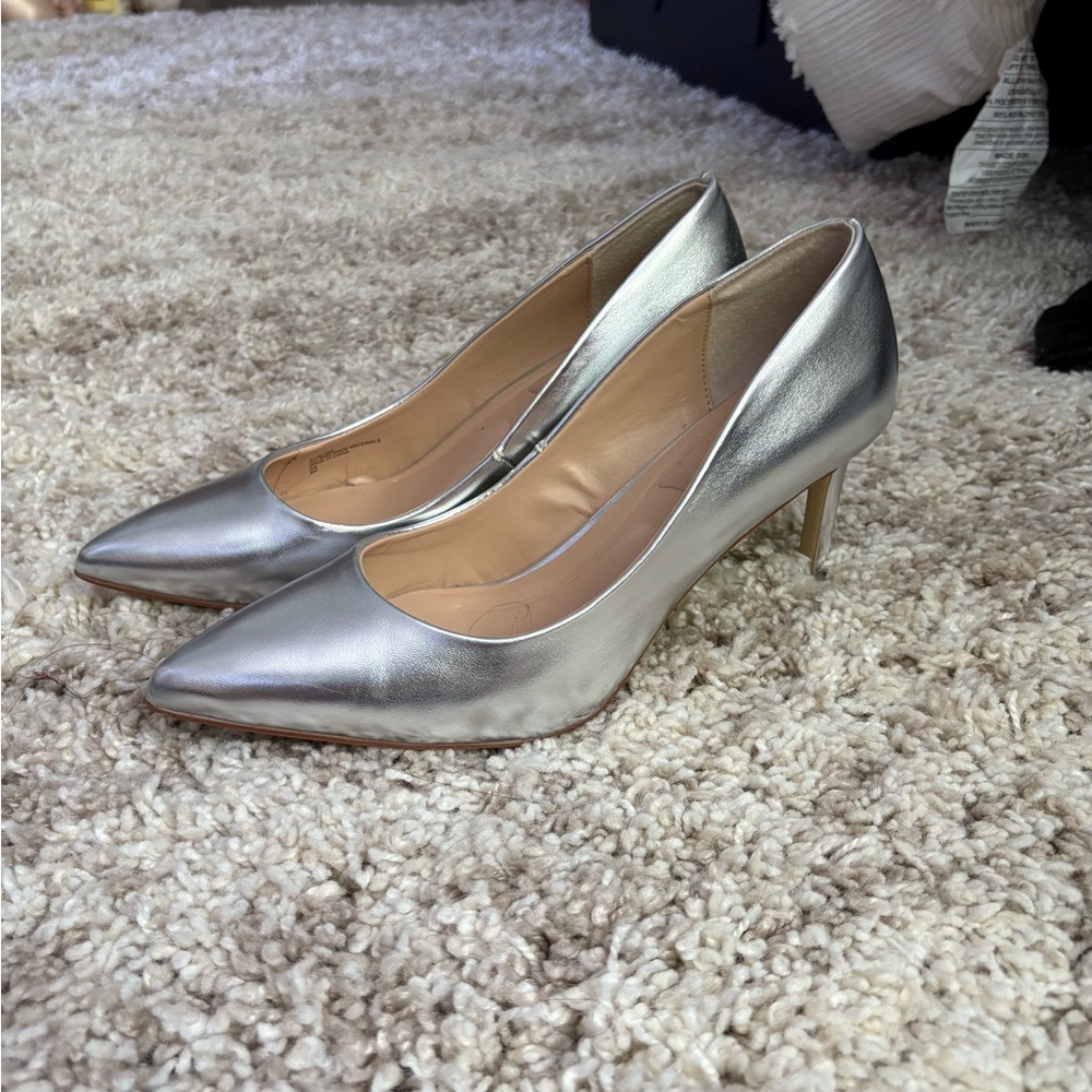 Charles David Silver Pumps